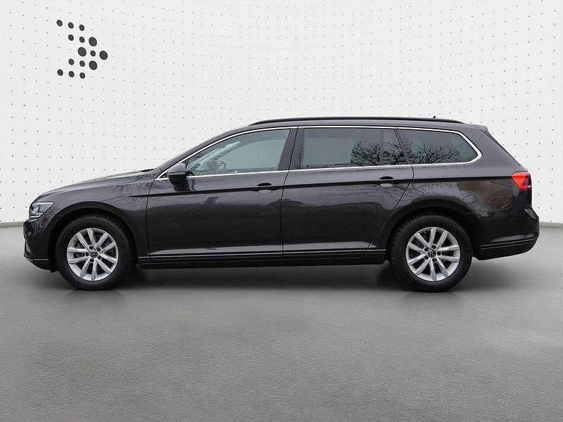 Gebraucht VW Passat Business 150 PS (110 kW) 2023 Mangangrau metallic Kombi