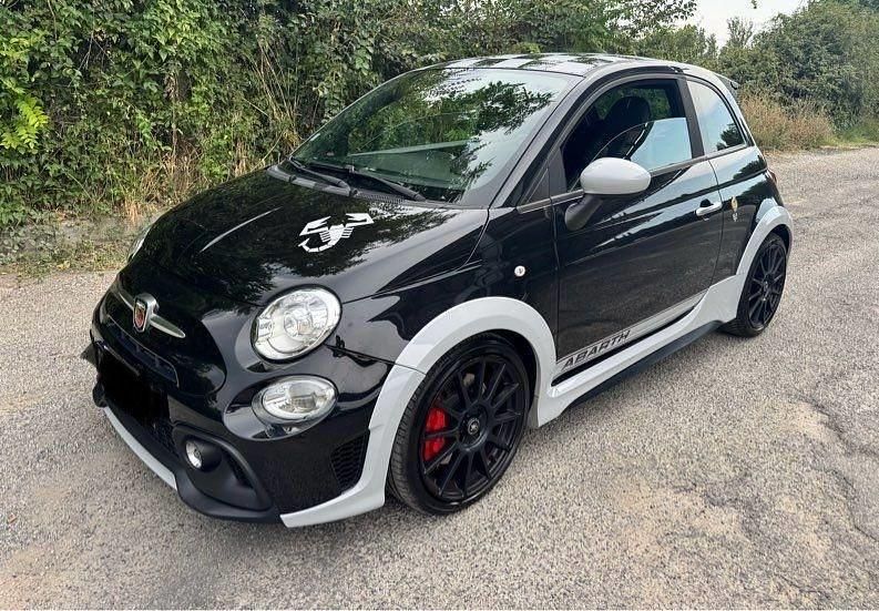 Schwarz Gebraucht 2020 Abarth 695 70th Anniversary Kleinwagen | 22.000 € (Superpreis) - Bild 1/4