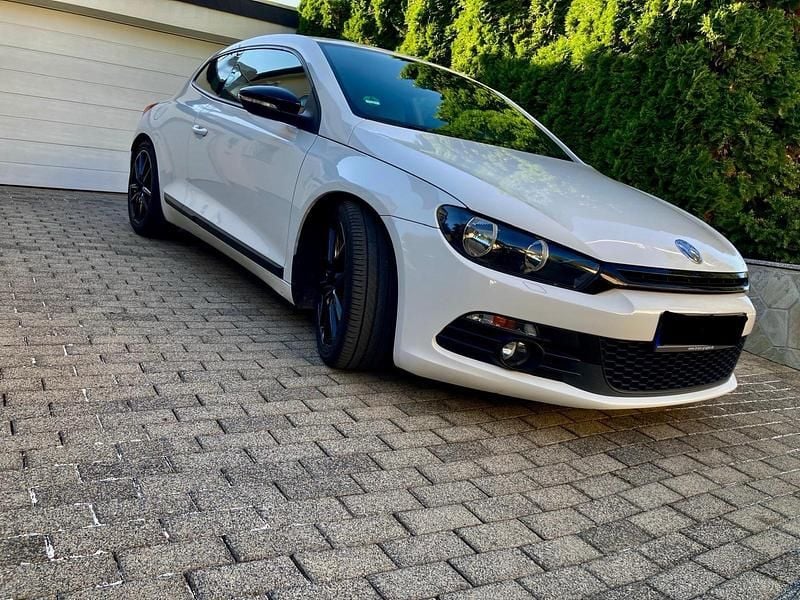 Gebraucht VW Scirocco 160 PS (117 kW) 2010 Weiß Coupé
