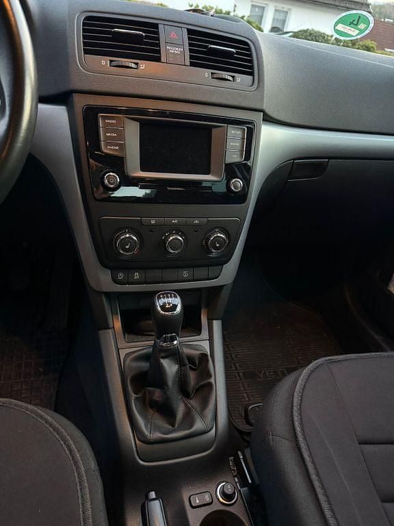 Gebraucht Skoda Yeti Cool Edition 110 PS (80 kW) 2015 Beige SUV