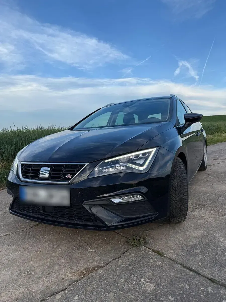 Używany Seat Leon FR 150 KM (110 kW) 2020 Czarny Kombi