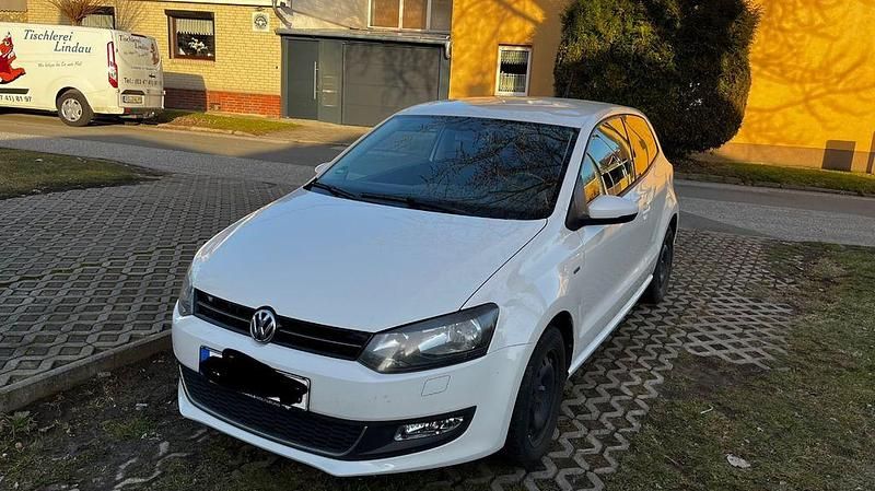 Gebraucht VW Polo Life 75 PS (55 kW) 2013 Weiß Kleinwagen