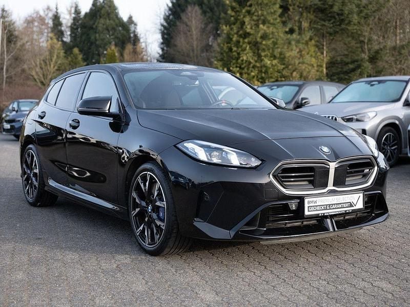 Gebraucht BMW M135 Performance 300 PS (220 kW) 2025 Schwarz Kleinwagen