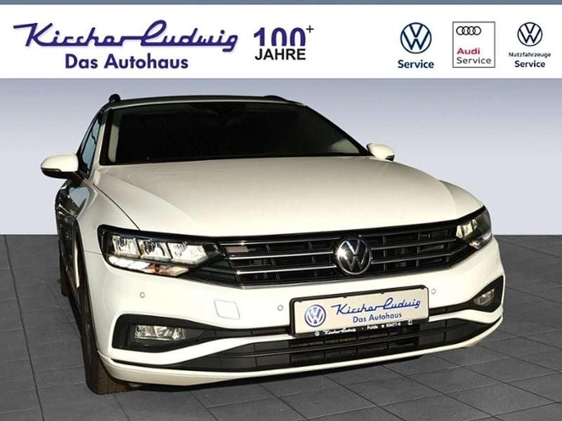 Gletscherweiß metallic Gebraucht 2022 VW Passat Conceptline Kombi | 20.990 € (Fairer Preis) - Bild 1/4