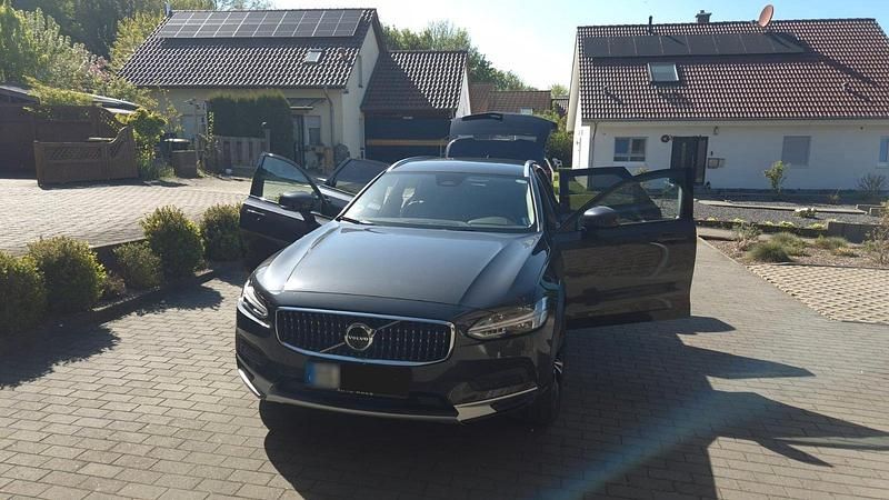 Gebraucht Volvo V90 CC 197 PS (144 kW) 2022 Grau Kombi