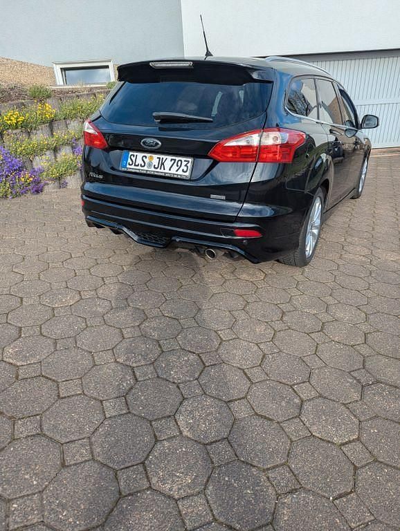 Gebraucht Ford Focus ST-Line 182 PS (133 kW) 2012 Schwarz Limousine