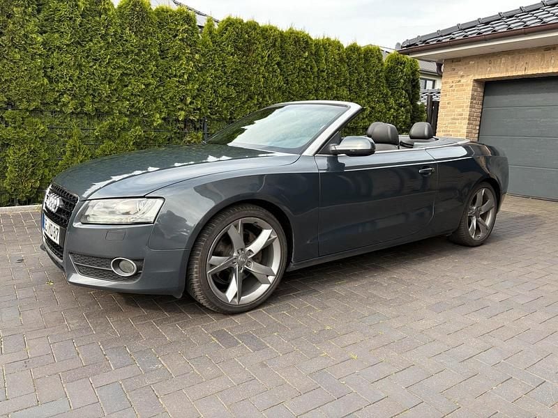 Grau Gebraucht 2010 Audi A5 Cabriolet Cabrio | 12.000 € (Etwas zu teuer) - Bild 1/4