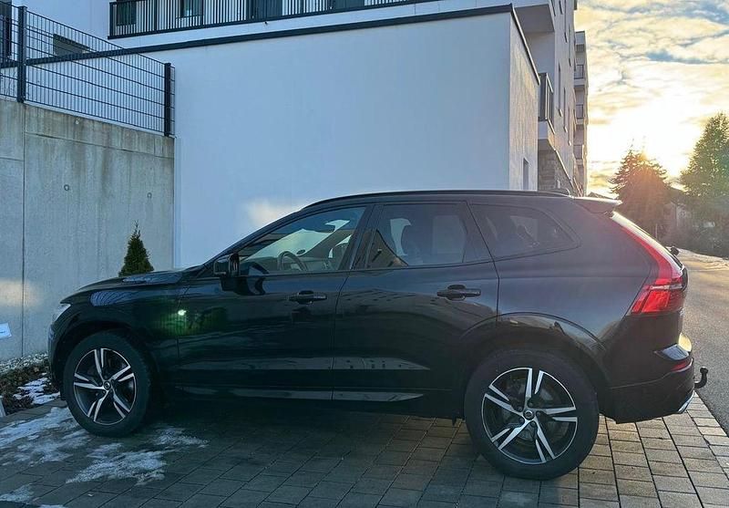 Gebraucht Volvo XC60 Momentum 197 PS (144 kW) 2020 Schwarz SUV