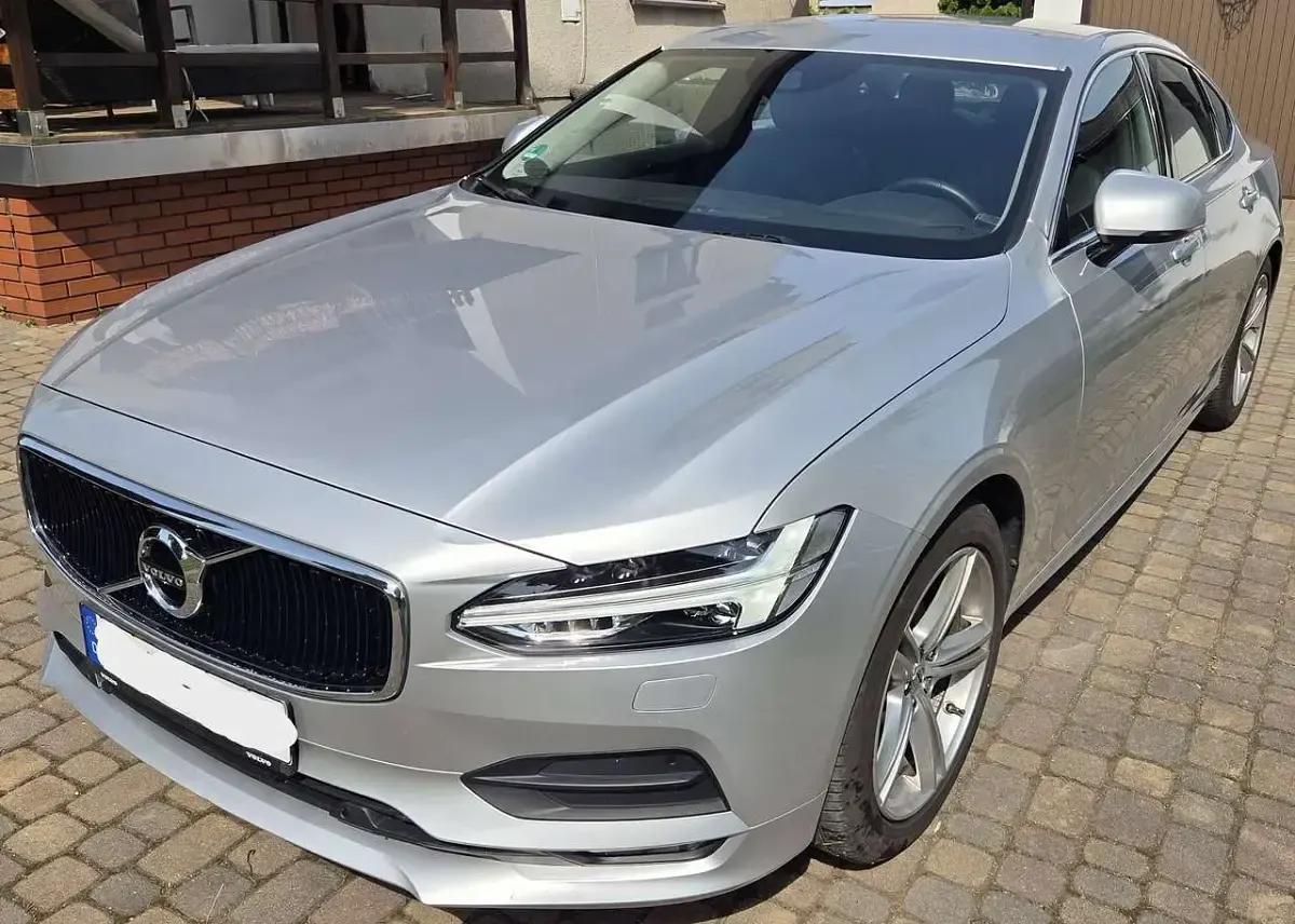 Gebraucht Volvo S90 Momentum 190 PS (139 kW) 2020 Silber Limousine