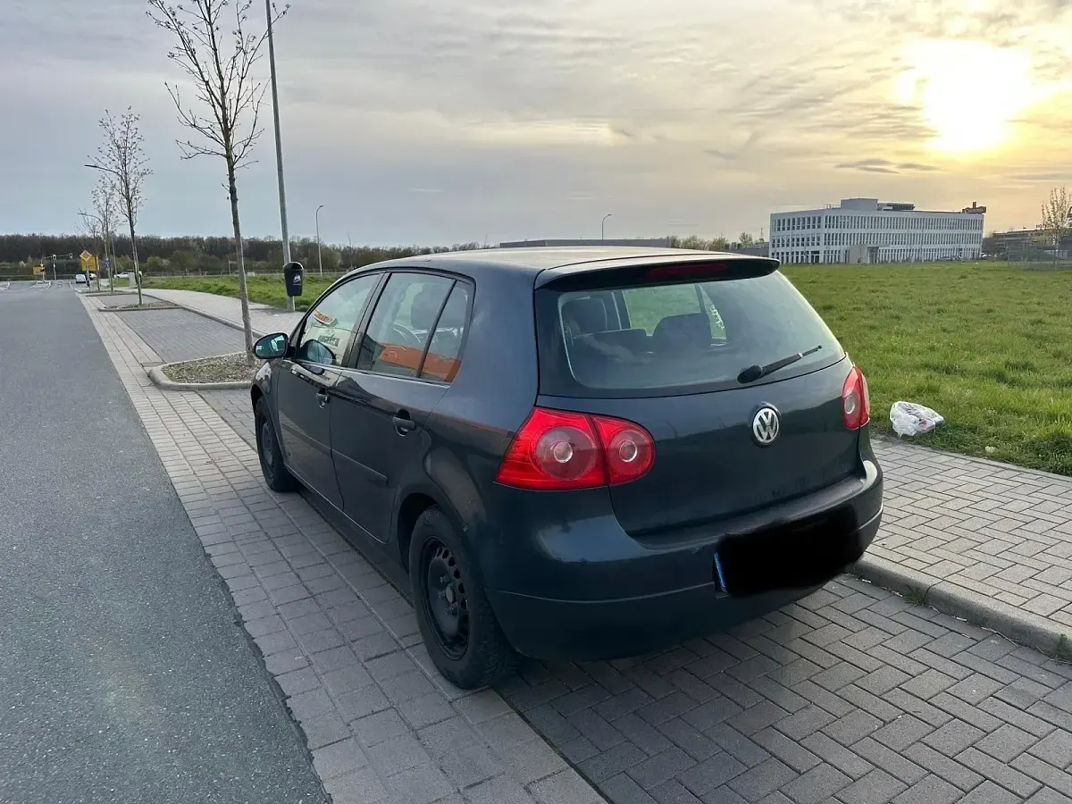 Gebraucht VW Golf V 75 PS (55 kW) 2005 Blau Kleinwagen