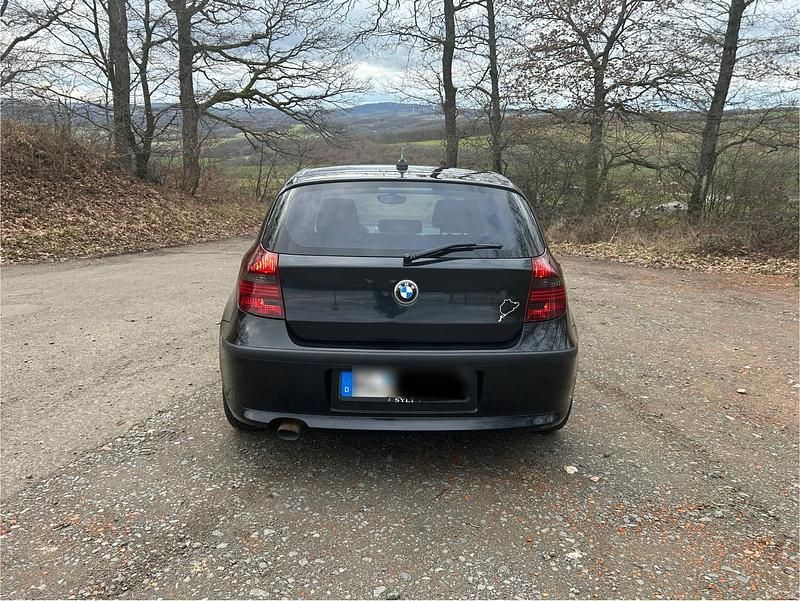 Gebraucht BMW 118 143 PS (105 kW) 2009 Schwarz Kleinwagen