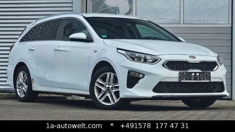 Weiß Gebraucht 2021 Kia Ceed Sportswagon Vision Kombi | 9.980 € - Bild 1/4