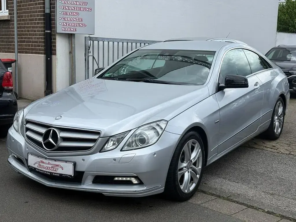 Usata Mercedes E250 204 CV (150 kW) 2010 Argento Coupé