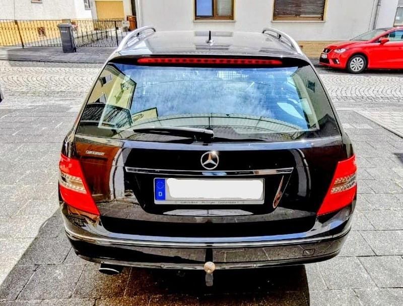 Gebraucht Mercedes 220 170 PS (125 kW) 2011 Schwarz Limousine