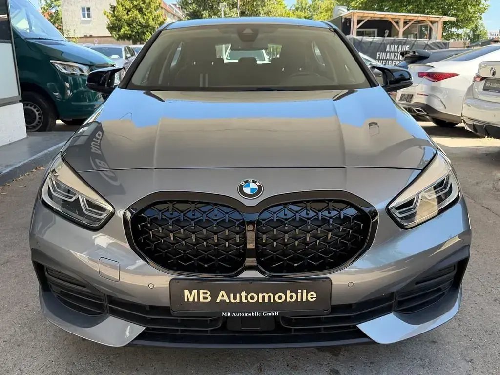 Gebraucht BMW 118 Advantage 136 PS (100 kW) 2023 Grau Limousine