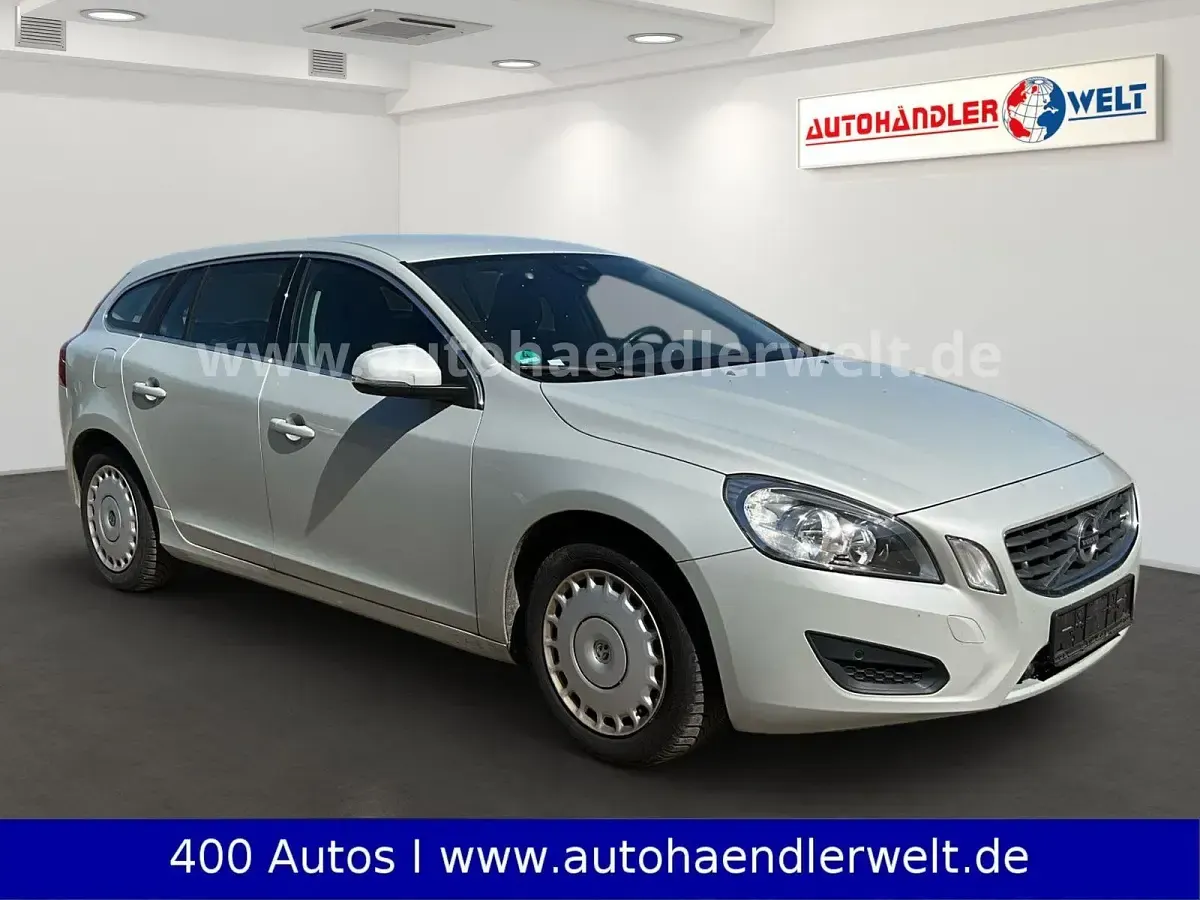 Gebraucht Volvo V60 Basis 163 PS (119 kW) 2011 Beige Kombi