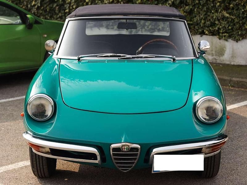 Grün Gebraucht 1968 Alfa Romeo Spider Cabrio | 22.000 € - Bild 1/4