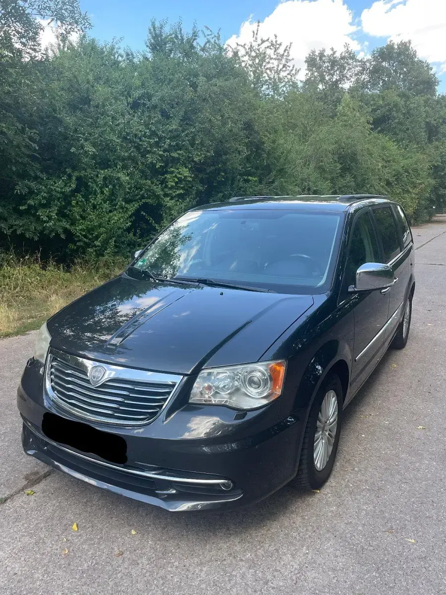 Gebraucht Lancia Voyager 163 PS (119 kW) 2012 Grau Van / Kleinbus