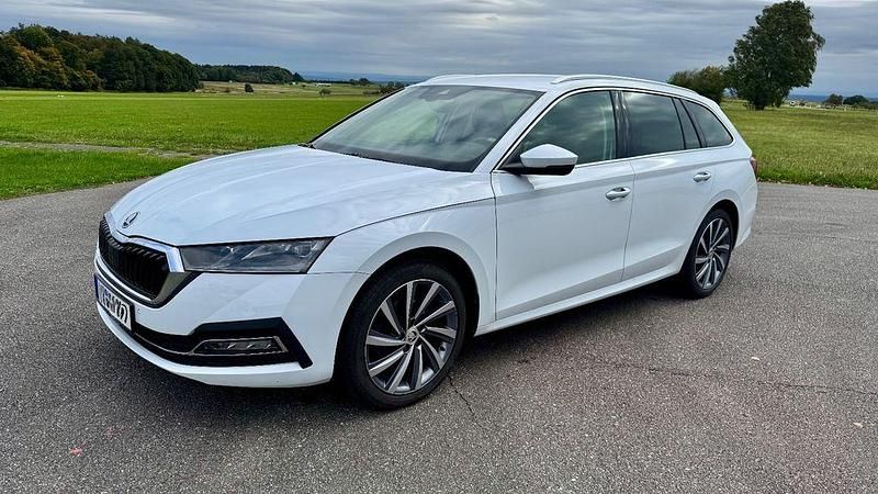 Weiß Gebraucht 2021 Skoda Octavia Style Kombi | 22.500 € (Fairer Preis) - Bild 1/4