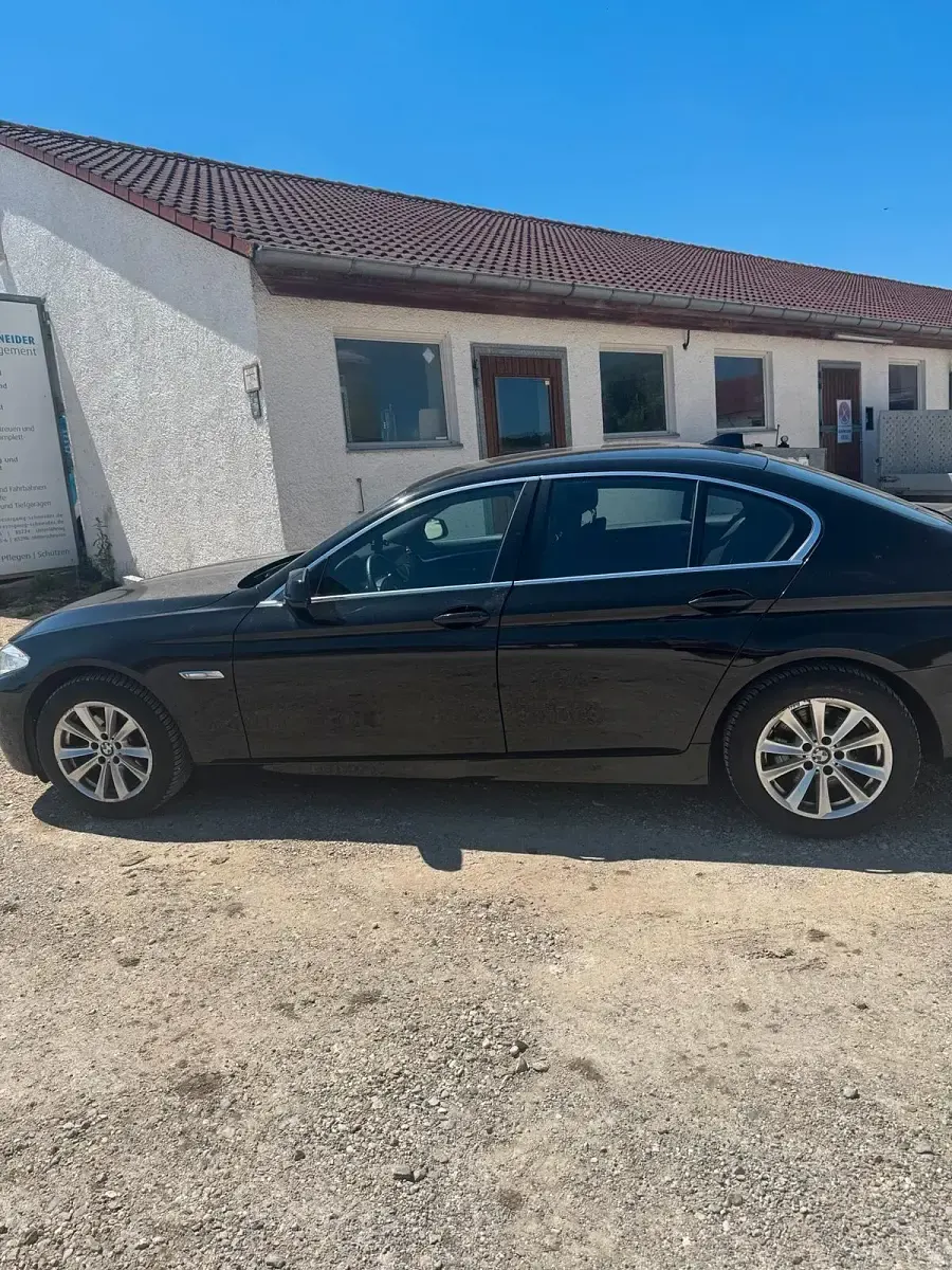 Używany BMW 520 184 KM (135 kW) 2011 Czarny Sedan/Limuzyna