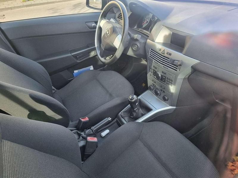 Gebraucht Opel Astra Selection 90 PS (66 kW) 2009 Limousine