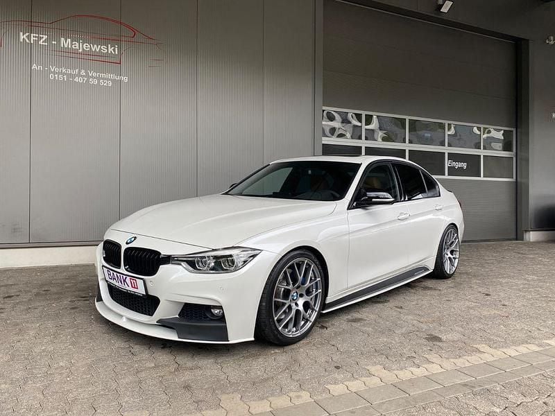 Weiß Gebraucht 2017 BMW 340 M Sport Limousine | 32.490 € (Guter Preis) - Bild 1/4