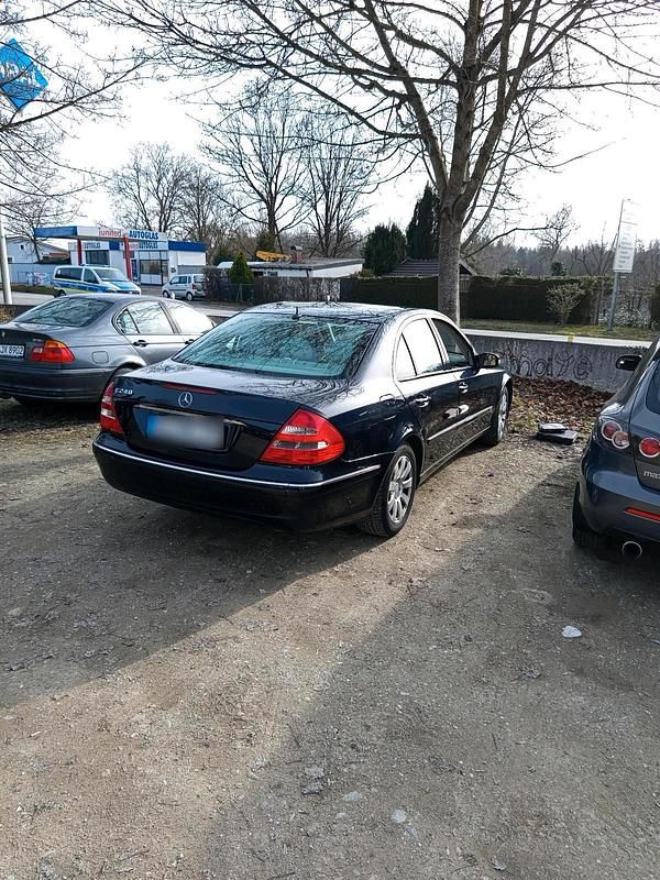 Gebraucht Mercedes E240 160 PS (117 kW) 2005 Braun Limousine