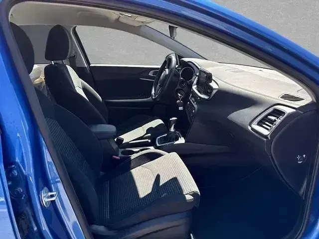Gebraucht Kia Ceed Edition 7 147 PS (108 kW) 2019 Blau (blue flame metallic) Kleinwagen