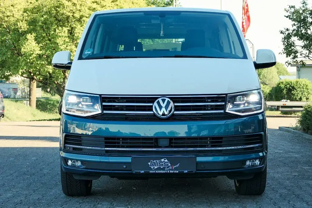 Gebraucht VW Multivan Highline 204 PS (150 kW) 2017 Grün Van / Kleinbus