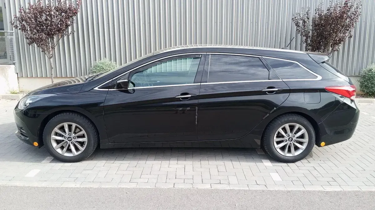 Gebraucht Hyundai i40 Trend 135 PS (99 kW) 2016 Schwarz Kombi