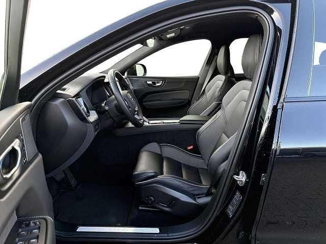 Gebraucht Volvo XC60 145 PS (106 kW) 2024 SUV