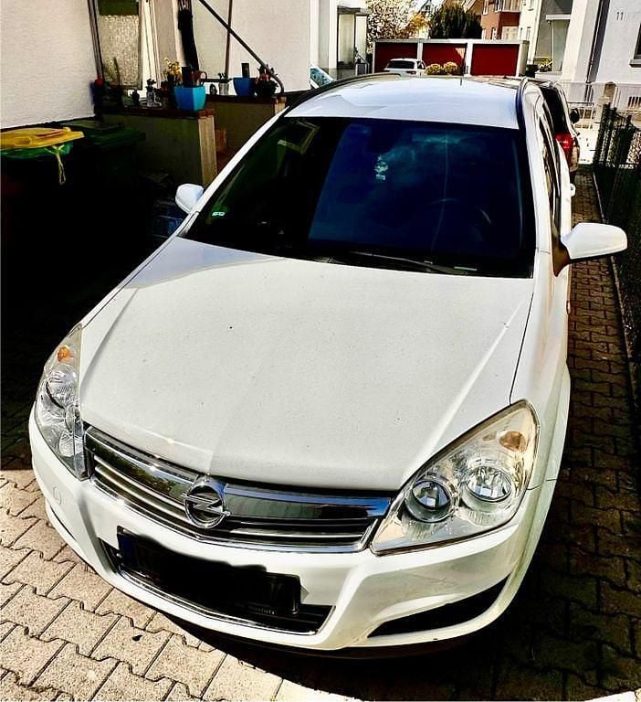 Gebraucht Opel Astra Selection 90 PS (66 kW) 2009 Weiß Limousine