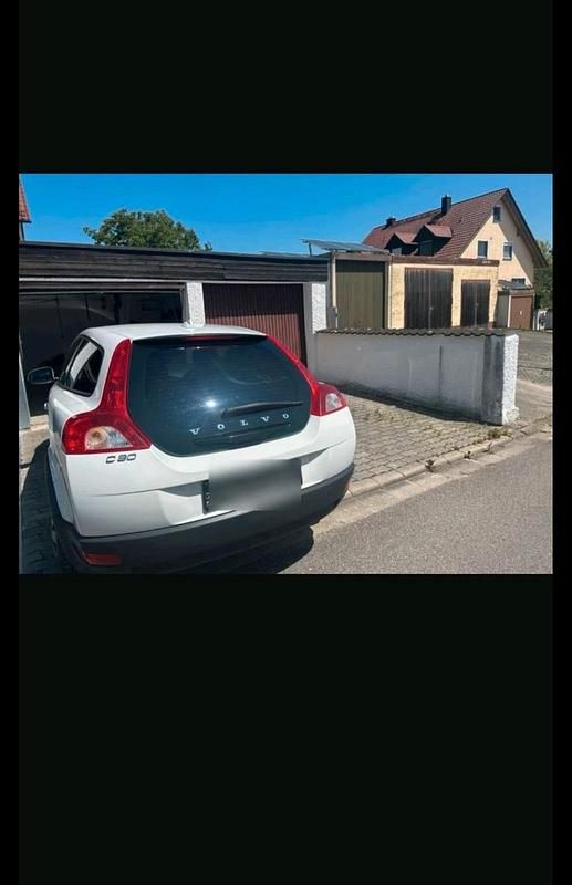 Weiß Gebraucht 2009 Volvo C30 Kleinwagen | 2.800 € (Guter Preis) - Bild 1/4