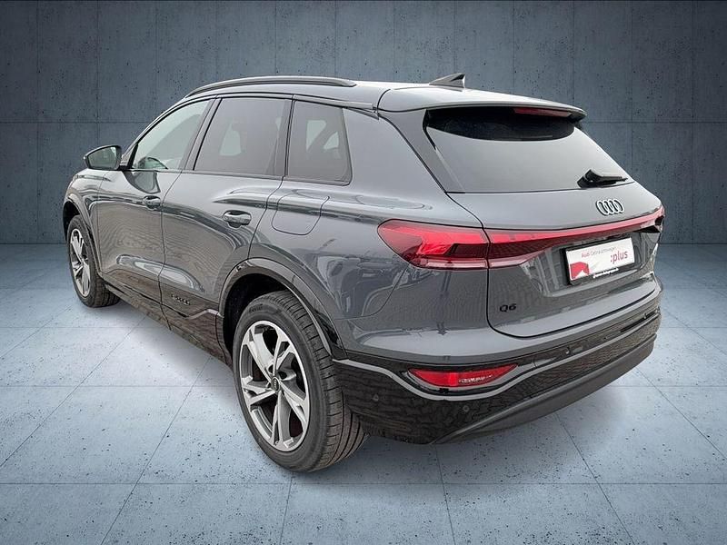 Gebraucht Audi Q6 e-tron Sport 185 kW (252 PS) 2025 Magnetgrau SUV