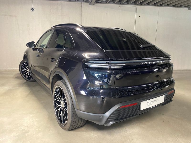 Gebraucht Porsche Macan 300 kW (408 PS) 2024 Tiefschwarzmetallic SUV