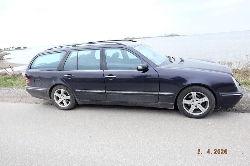 Gebraucht Mercedes E220 Avantgarde 143 PS (105 kW) 2002 Kombi