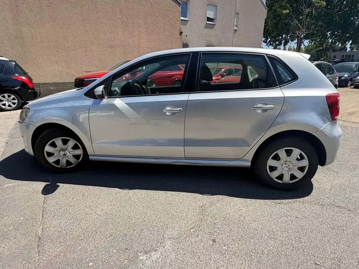 Gebraucht VW Polo Trendline 60 PS (44 kW) 2010 Reflexsilber metallic Kleinwagen