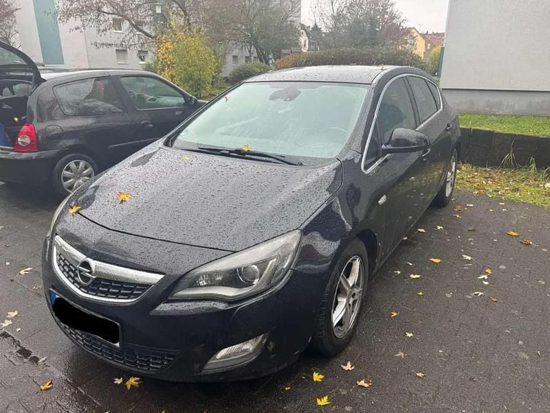 Gebraucht Opel Astra Innovation 140 PS (102 kW) 2012 Schwarz Limousine