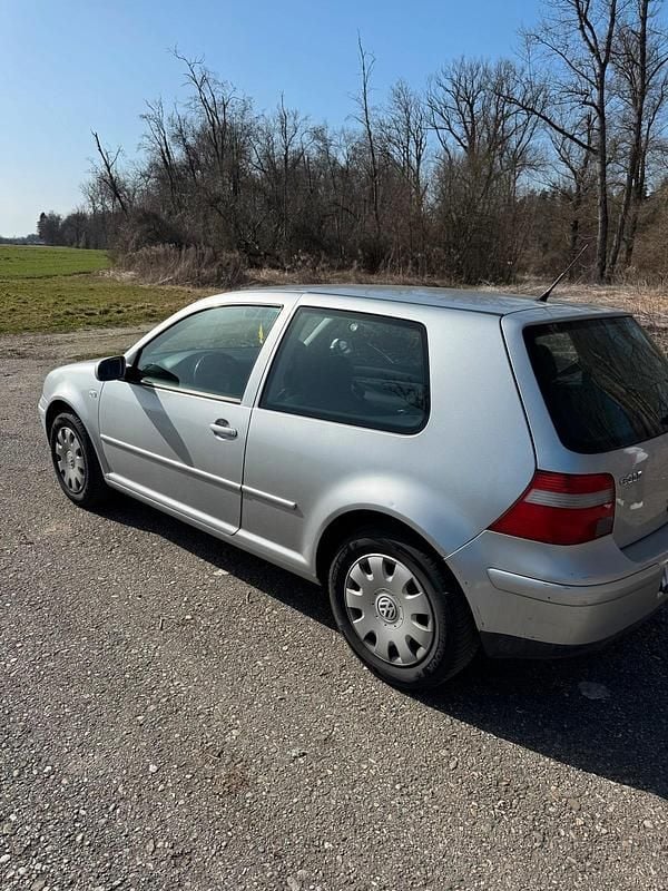 Gebraucht VW Golf IV 75 PS (55 kW) 2003 Silber Kleinwagen
