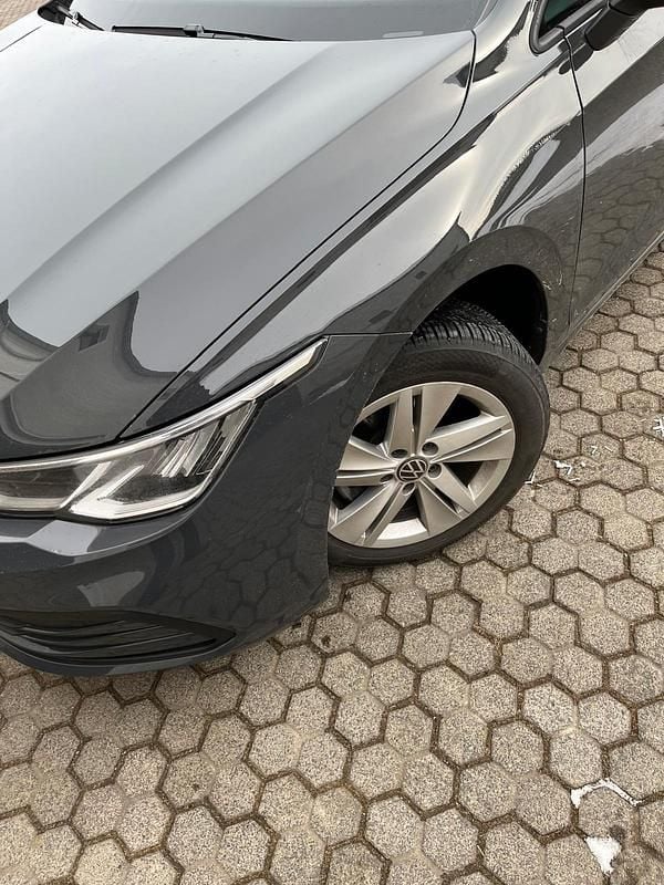 Gebraucht VW Golf VIII 150 PS (110 kW) 2022 Grau Limousine