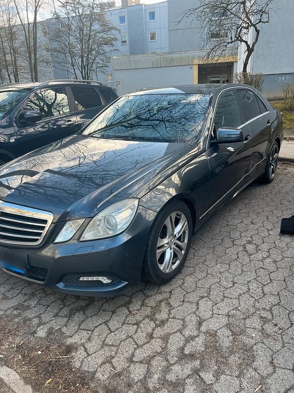 Gebraucht Mercedes E350 231 PS (169 kW) 2009 Grau Limousine
