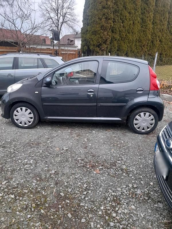 Gebraucht Peugeot 107 70 PS (51 kW) 2006 Grau Kleinwagen