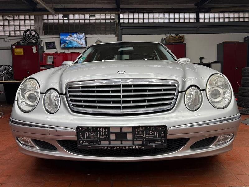 Gebraucht Mercedes E240 Elegance 177 PS (130 kW) 2003 Silber Limousine