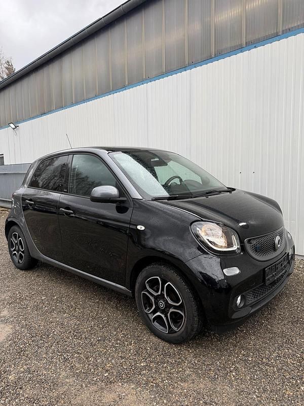 Gebraucht Smart ForFour Electric Drive 60 kW (82 PS) 2018 Schwarz Kleinwagen
