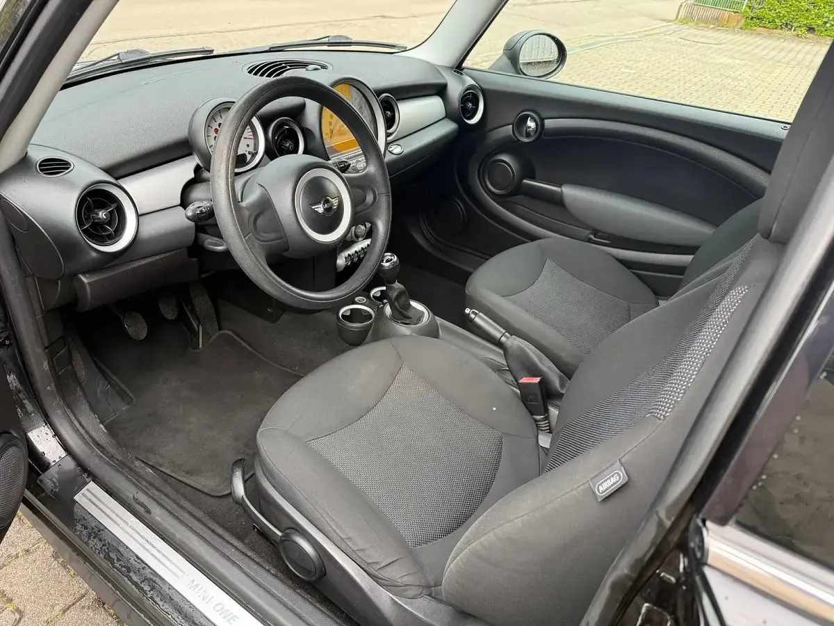 Gebraucht Mini Cooper 95 PS (69 kW) 2009 Schwarz Kleinwagen