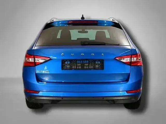 Gebraucht Skoda Superb Ambition 150 PS (110 kW) 2024 Blau Kombi