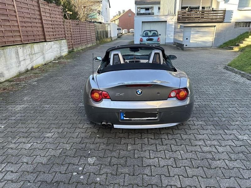 Gebraucht BMW Z4 Sport Line 231 PS (169 kW) 2004 Grau Cabrio