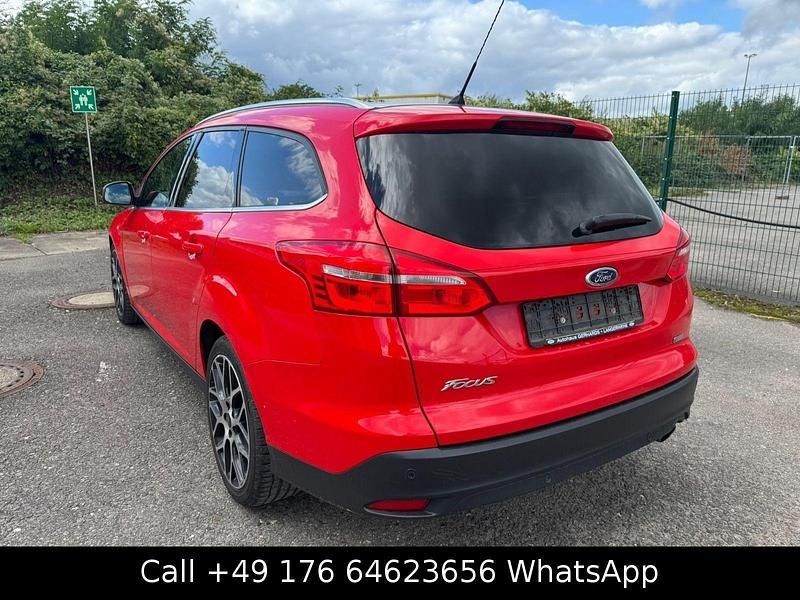Gebraucht Ford Focus Titanium 150 PS (110 kW) 2017 Rot Kombi