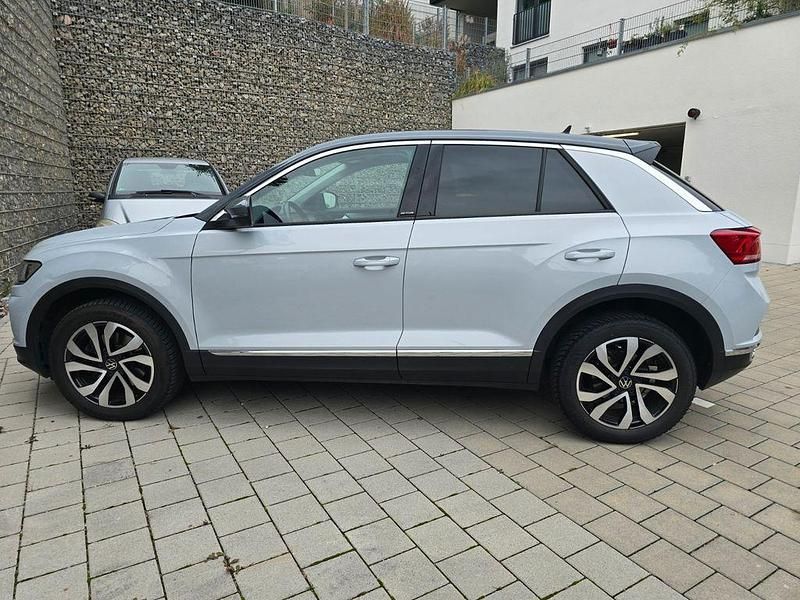 Weiß Gebraucht 2021 VW T-Roc Active SUV | 23.900 € (Guter Preis) - Bild 1/4