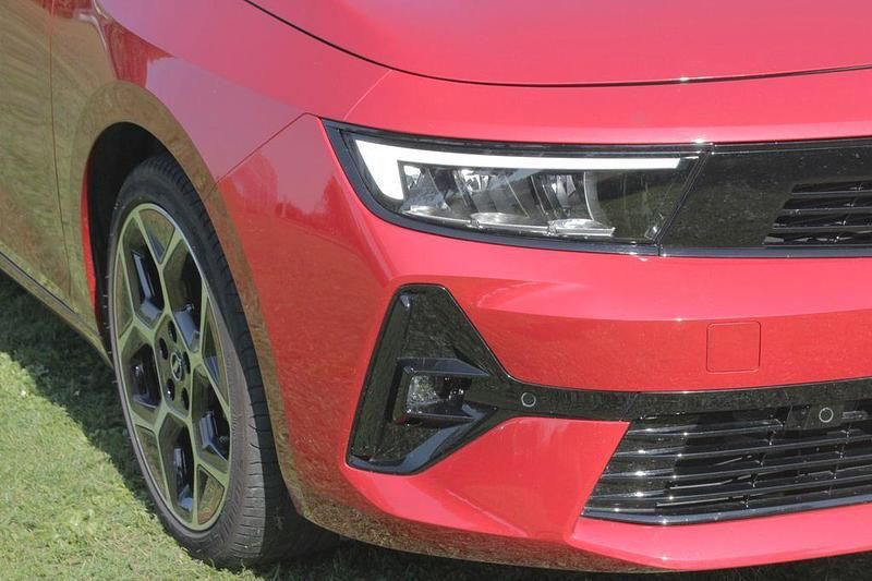 Gebraucht Opel Astra 181 PS (133 kW) 2023 Rot Limousine